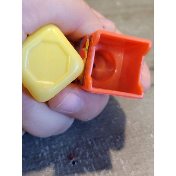 Red yellow playing blocks doll accessory toy figure set - Picture 5 of 5